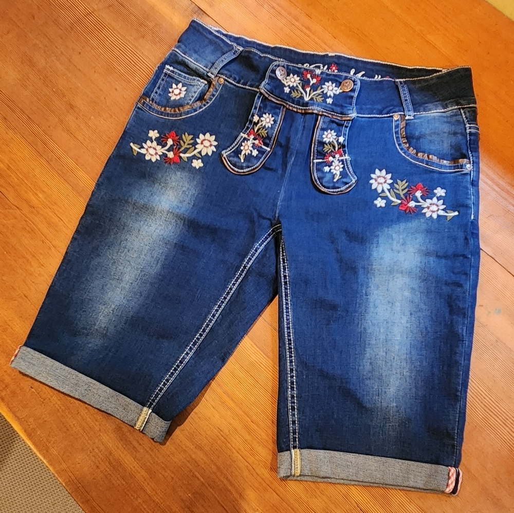 Embroidered Denim Shorts with Floral Design,